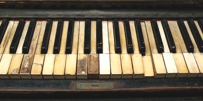 Old Piano