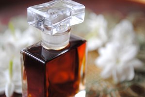 Roxana Illuminated Perfume Cimbalom