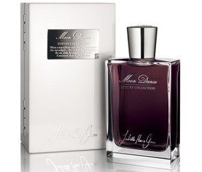 Juliette Has A Gun Moon Dance