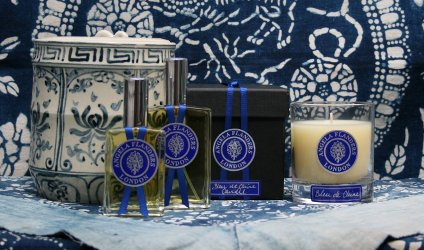 Angela Flanders Bleu de Chine